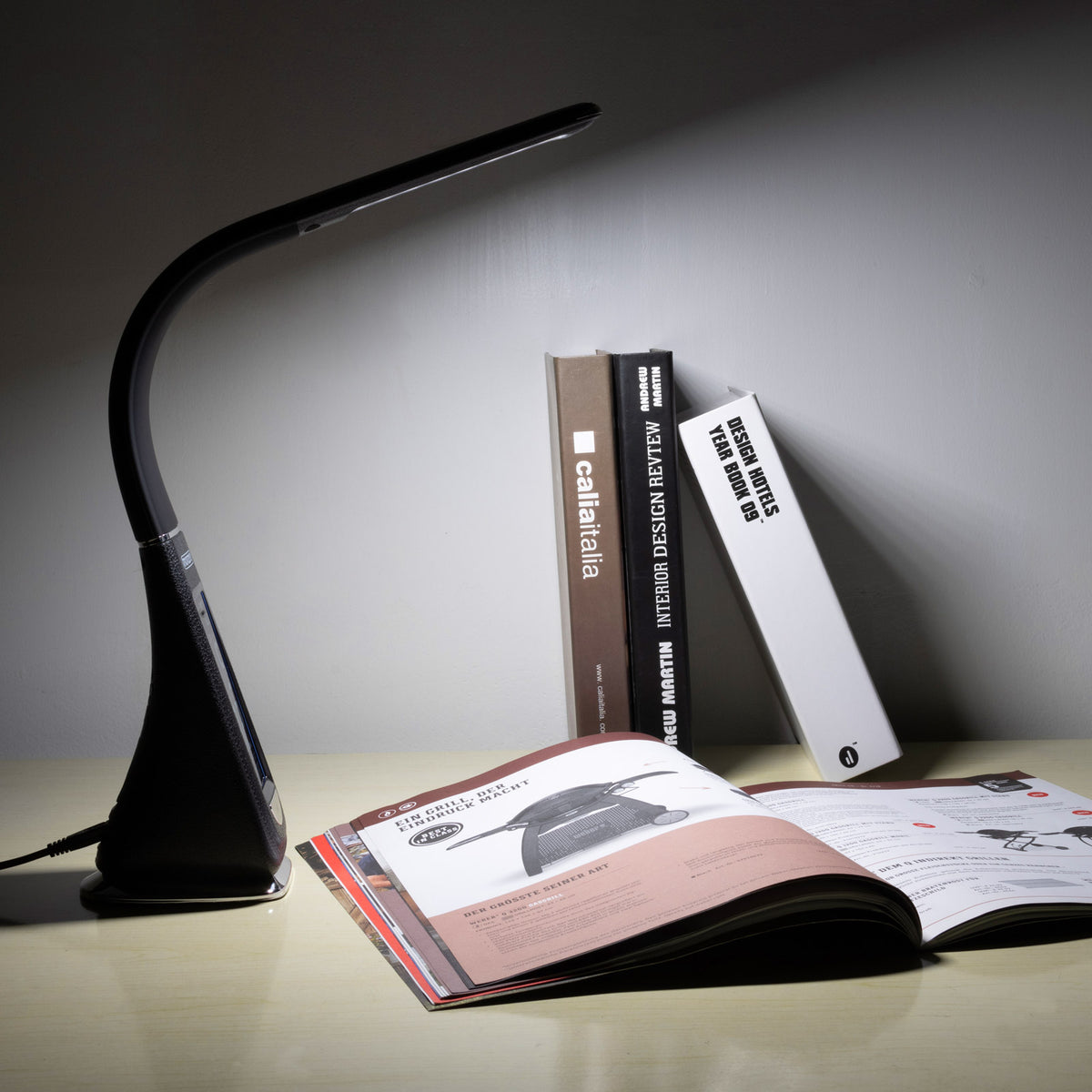 Lampada da tavolo LED Lilly nera